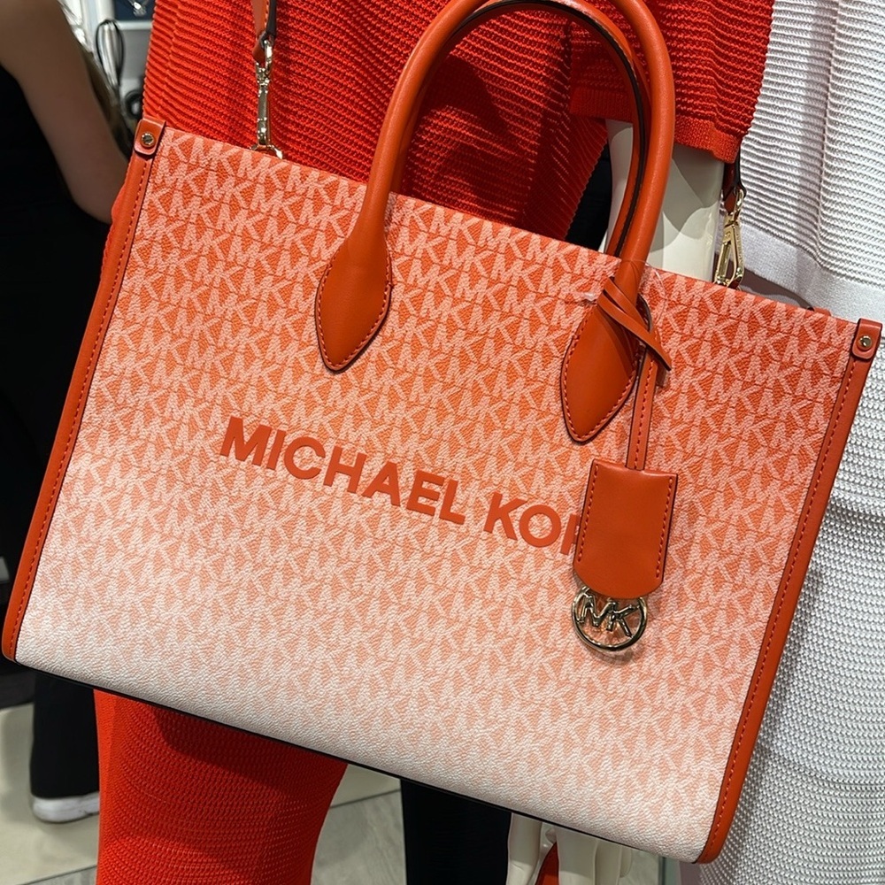 Michael Kors Mirella Medium Ombré Logo Tote Shoulder Bag
Red Clay
NWT - Picture 13 of 16